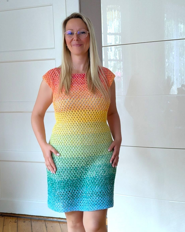 Häkel-Set Kleid "Regenbogenfarben" | Gratis-Anleitung (PDF) + Bobbelgarn